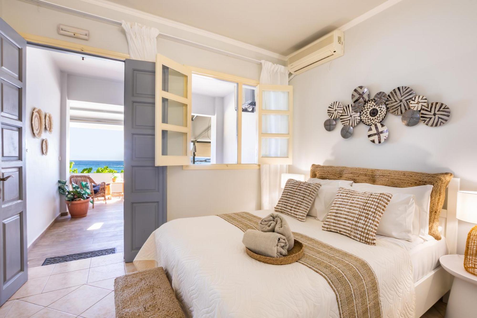 Le Grand Bleu Studios & Apartments Лефкос-Карпату Экстерьер фото
